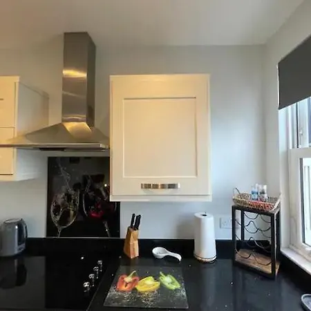 Superb 2 Bedroom Sea View Flat Scarborough Exterior photo