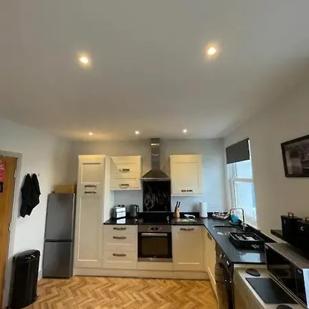 Superb 2 Bedroom Sea View Flat Scarborough Exterior photo